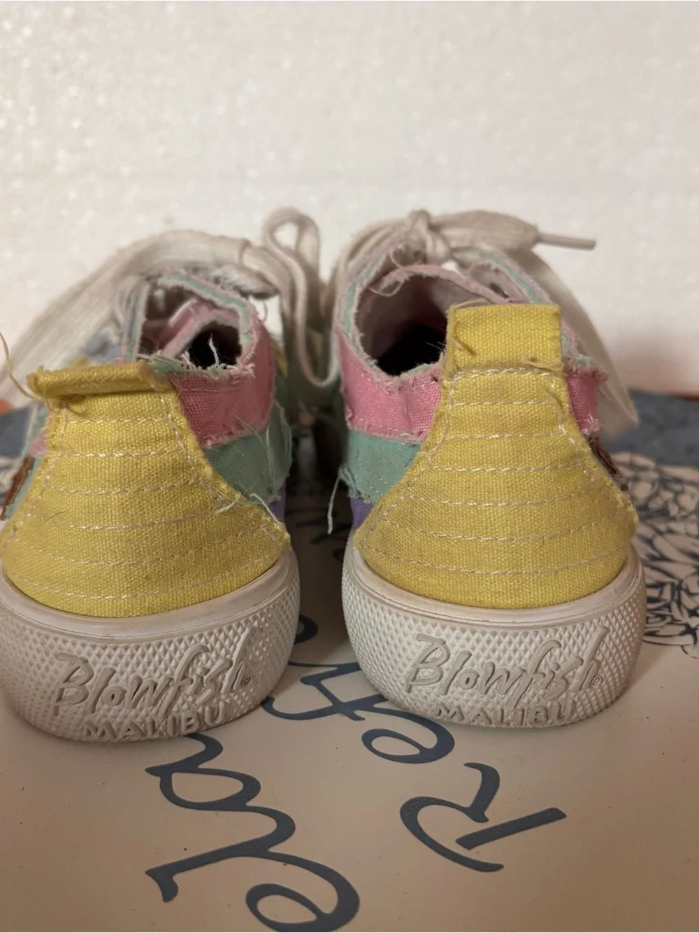 Blowfish Malibu Pastel Rainbow Sneakers Girls 13 🌈
